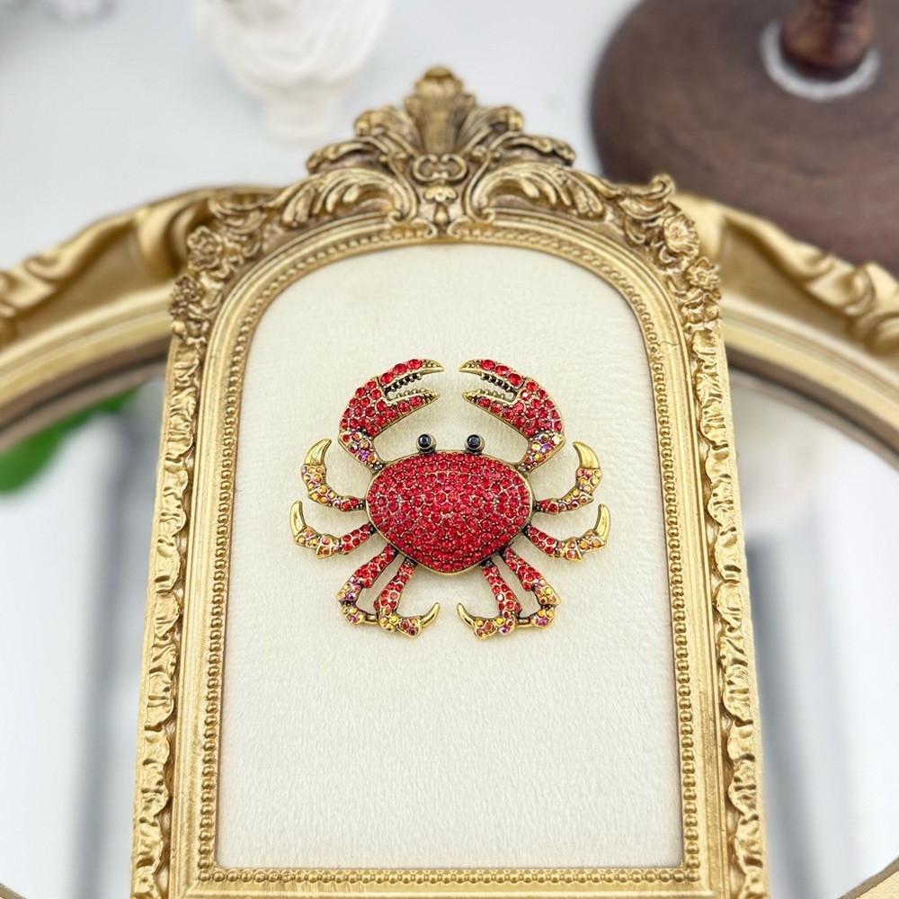Charming Red Crystal Crab Brooch 🦀 - Picture 7 of 8
